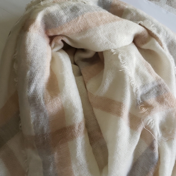 3 Scarf Bundle - Picture 5 of 5